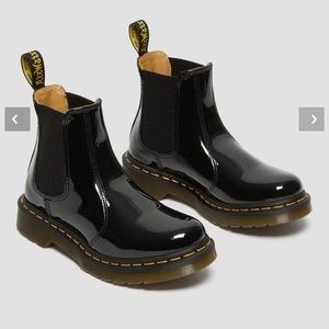 Dr. Martens Chelsea Boots Women's Size 7 LIKE NEW